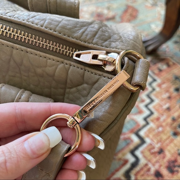 Sold ALEXANDER WANG 🌹 ROSEGOLD ROCCO DUFFEL TOTE - Picture 3 of 16